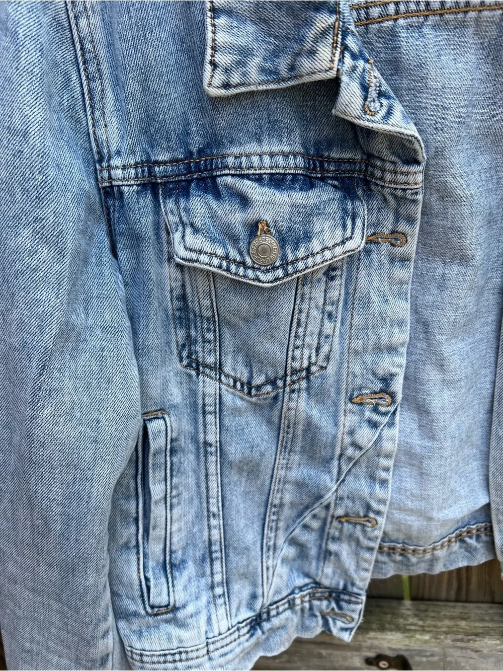Free People Rumors Light Wash Denim Jacket - Women's Casual Jean Coat - Picture 6 of 9